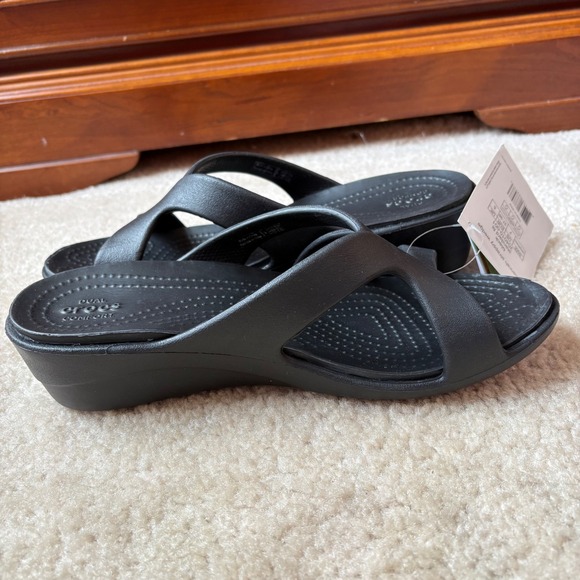 Crocs Sanrah Strappy Wedge Sandals Black Women's Size 7 Comfort Slip On NWT - Picture 6 of 11